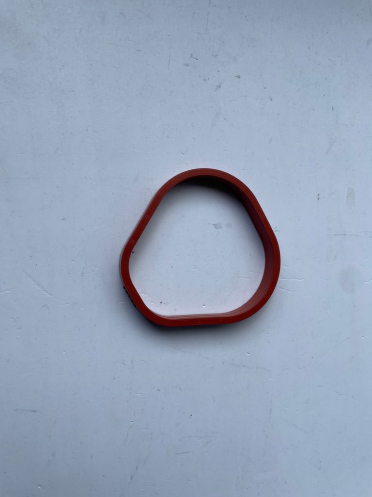 13658728995